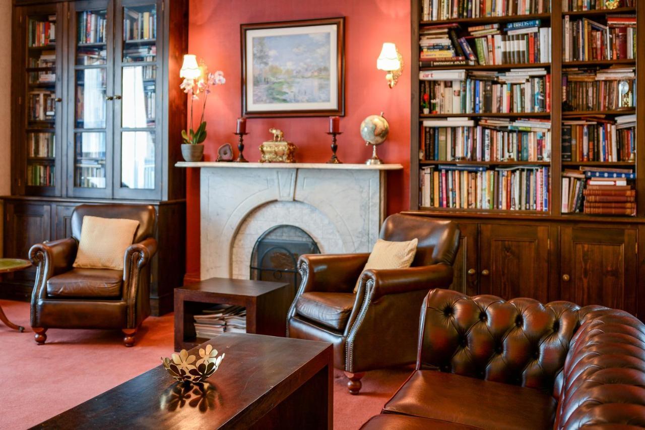 Tanes Guest house