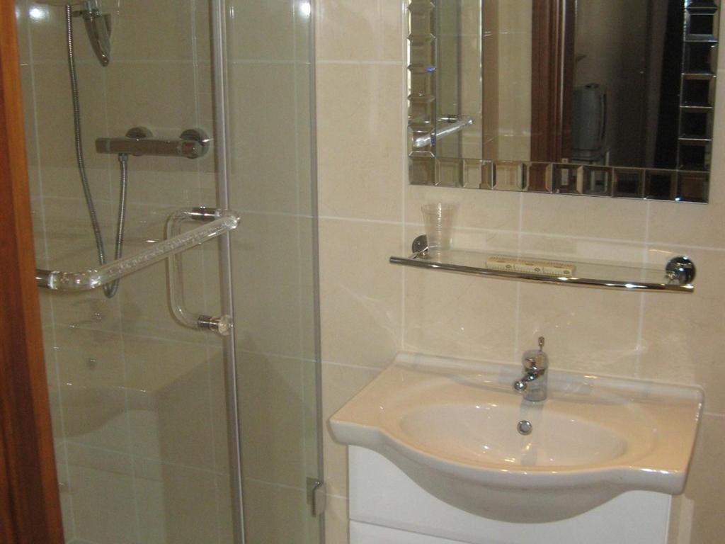 Tanes Guest house 3*